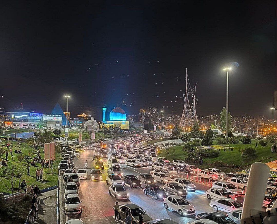 آذربایجانین شانلی گئجهسی؛ بیز بیرلیکدهییک تراکتور,لیگ برتر فوتبال ایران,